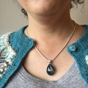 Seaweed pendants with shimmering black night sky background. - Image 3