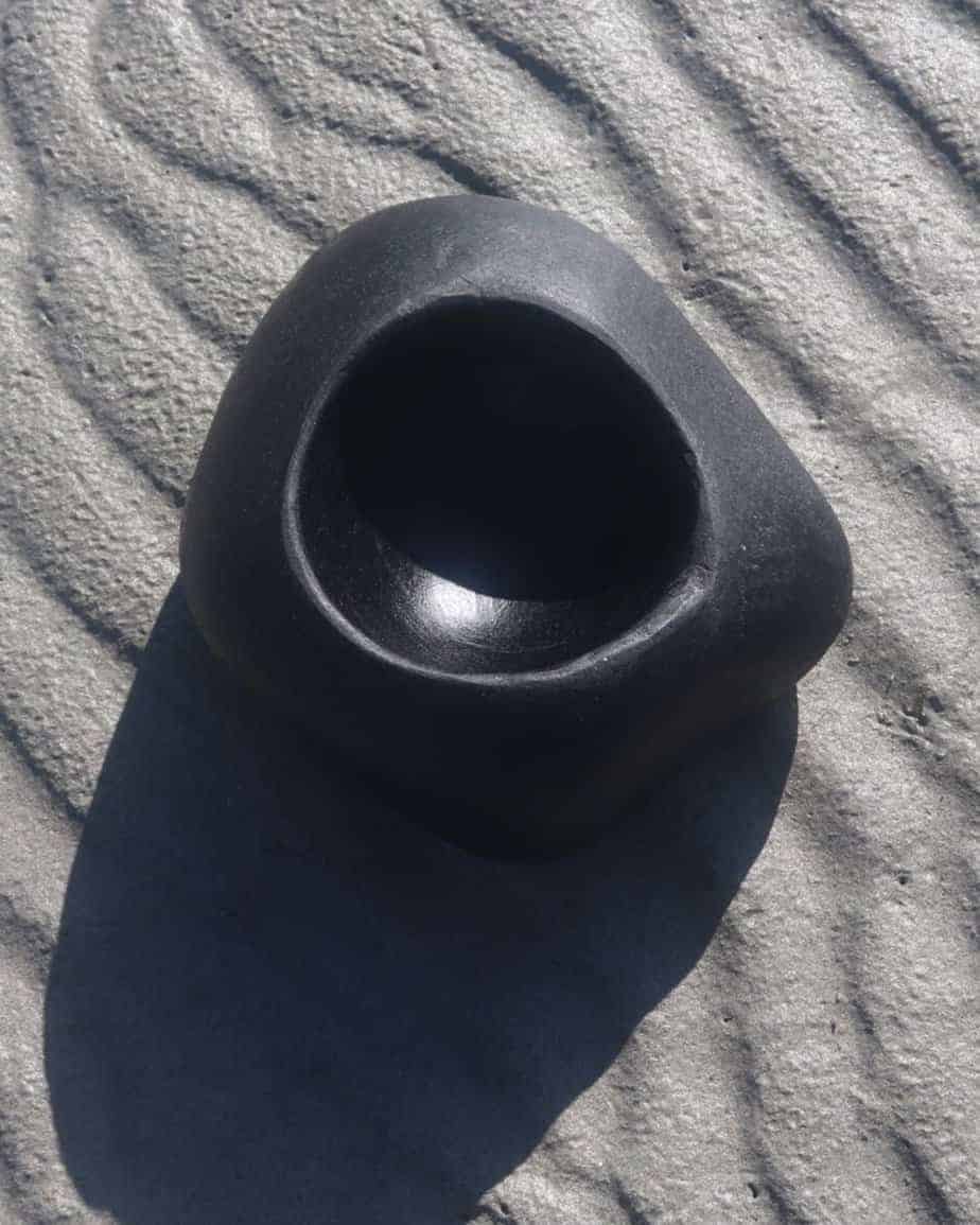 Carved stone bowl - Image 1