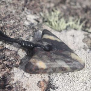 Hebridean Stone arrowhead pendant - garnetiferous - Image 2