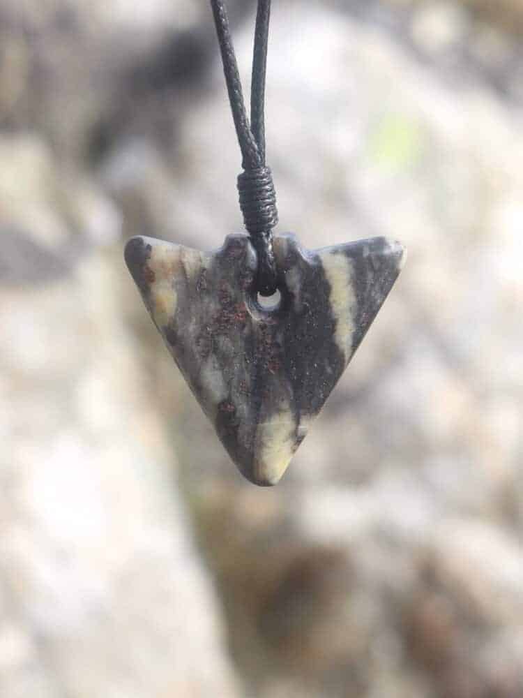 Hebridean Stone arrowhead pendant - garnetiferous - Image 1