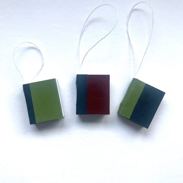 Tiny book tree decorations - handmade by bailemorbooks (view 6)