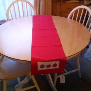 Country Apple table runner - Image 2