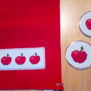 Country Apple table runner - Image 4