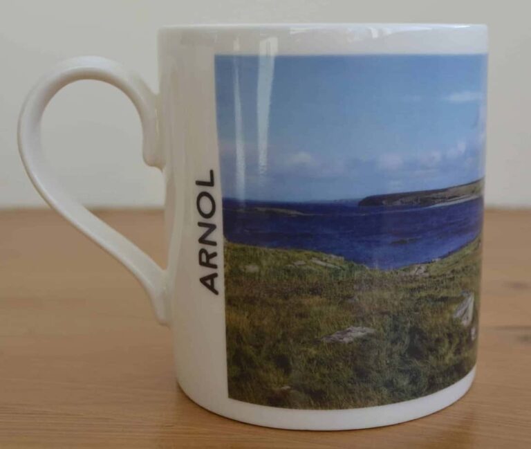Bragar Arnol Mug - handmade by Urras Coimhearsnachd Bhràdhagair agus Àrnoil