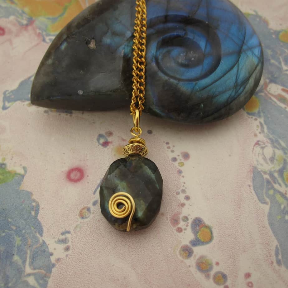 Labradorite, Aurora Pendant, Gold Plated - handmade by Indigo Berry (view 2)