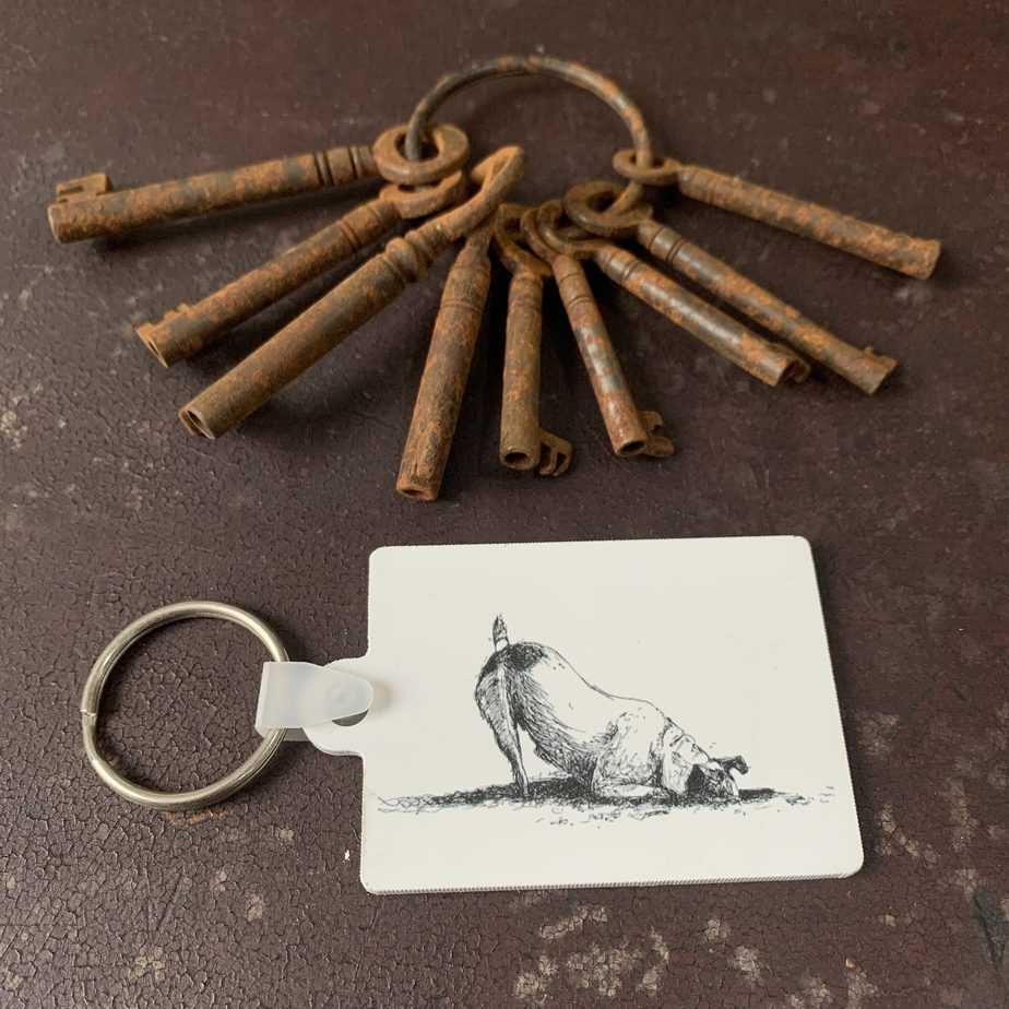 Dog Digging Keyring - Image 1