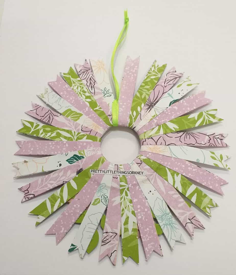Mini Paper Wreath - pink/green - Image 3