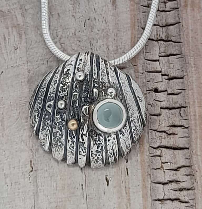 Sterling Silver Cockle Shell Pendant with Aquamarine