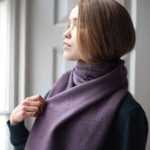 Long, flat scarf in Tweed - Image 2