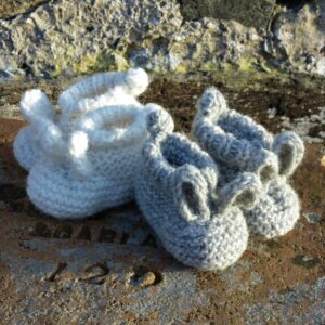 KNITTING KIT for Rabbit Slippers in Natural Grey and Cream Colonsay Wool - Image 3