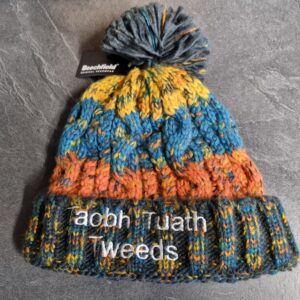 'Taobh Tuath Tweeds' Bobble Hat - Image 4