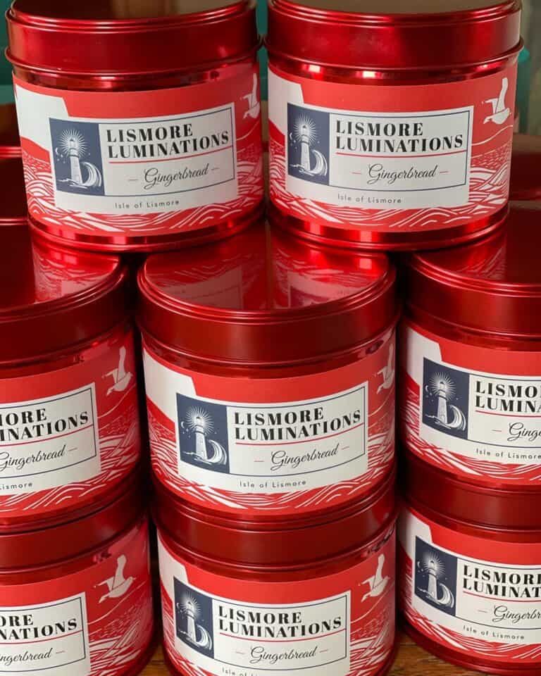 Gingerbread - Christmas candle in red tin