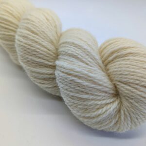 White Aran Knitting Yarn (HebTex - Worsted Spun) - Image 4