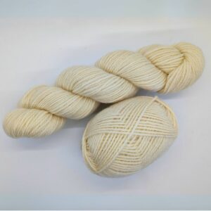 White Aran Knitting Yarn (HebTex - Worsted Spun)