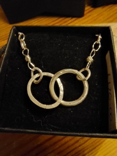 Silver circles necklace