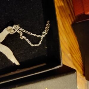 Small silver bird pendant on chain - Image 2