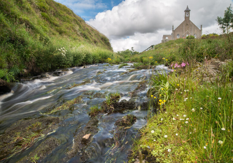 Weisdale Kirk 1000 Piece Jigsaw Puzzle