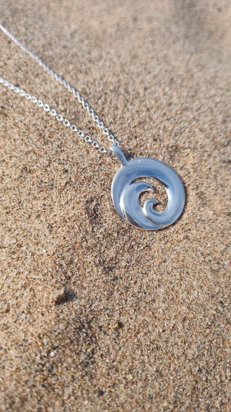 Swell Necklace