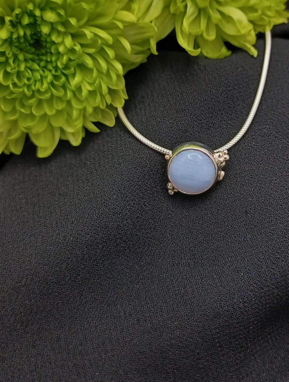 Daydreamer Blue Lace Agate pendant - Image 3