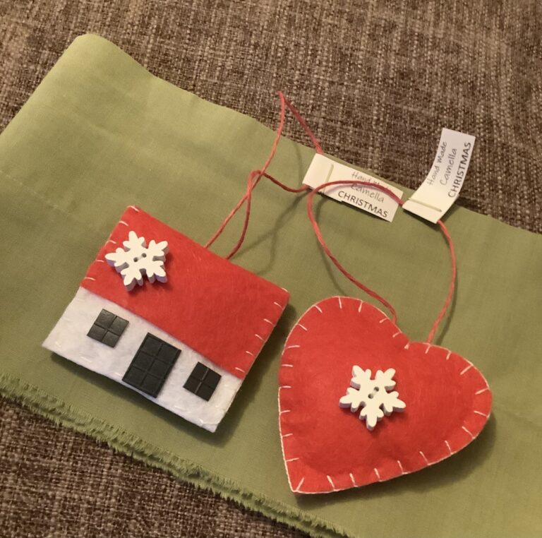 Set of 2 Felt Christmas Decorations Heart and Home