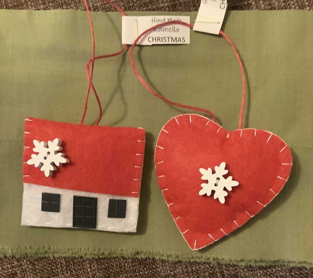 Set of 2 Felt Christmas Decorations Heart and Home - Image 1