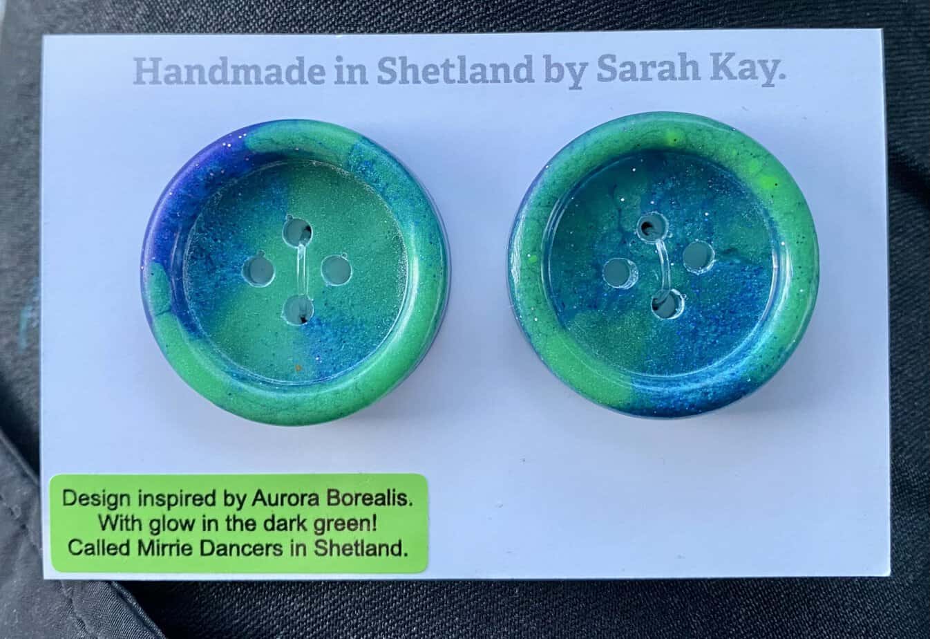 Aurora borealis buttons that glow! - Image 7