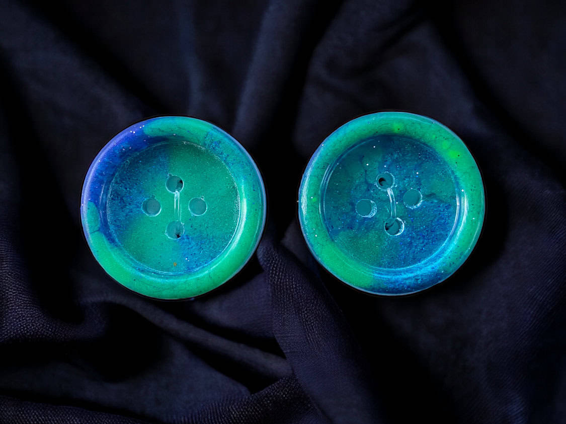 Aurora borealis buttons that glow! - Image 8