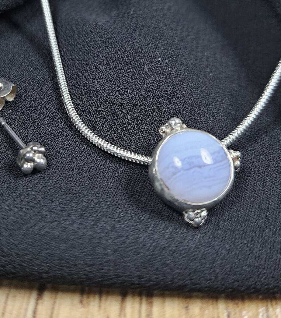 Daydreamer Blue Lace Agate pendant - Image 4
