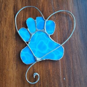 Pawprint in the heart - handmade by Pols Stained Glass (view 2)