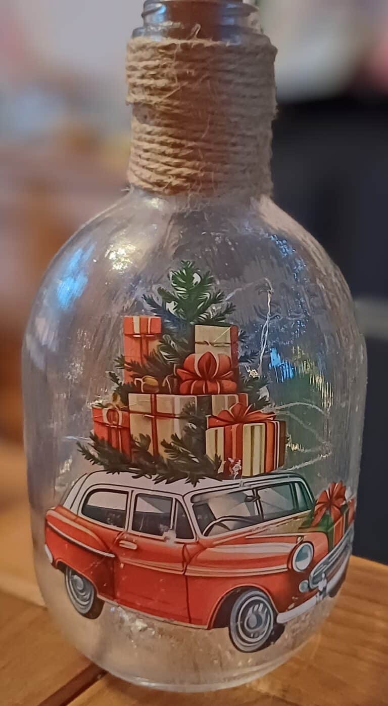 Driving home for Christmas - handmade by Cliasmol Crafts (view 2)