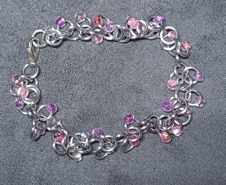 Pinks and purples shaggy bead bracelet - handmade by Manatee Maille