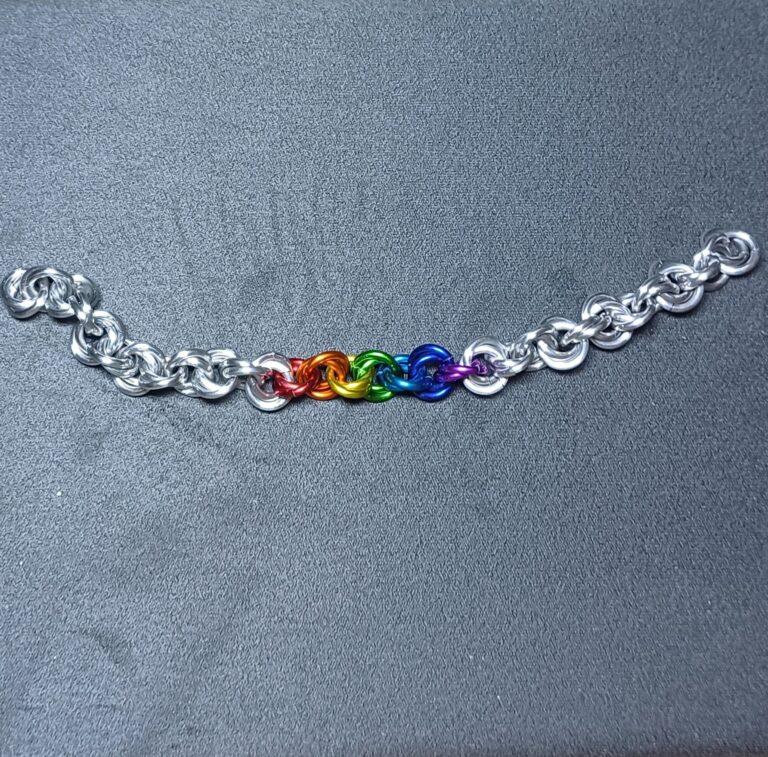 Flower with rainbow bracelet - handmade by Manatee Maille