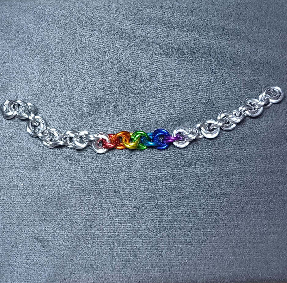 Flower with rainbow bracelet - handmade by Manatee Maille