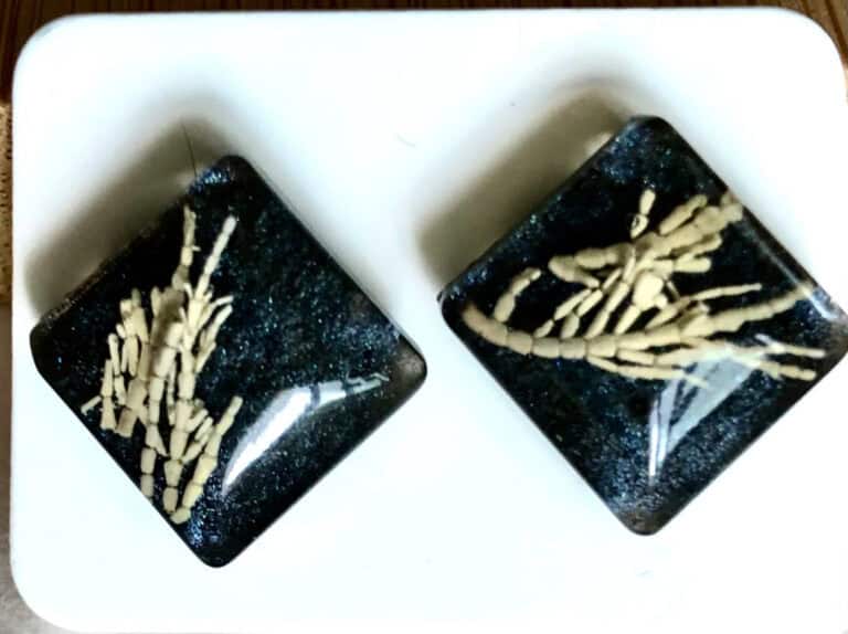 Seaweed earrings, resin jewellery from Shetland.