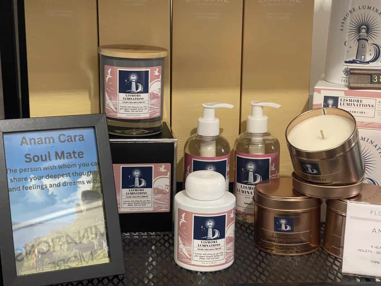 White diffuser with reeds and gift box - Anam Cara - Image 2