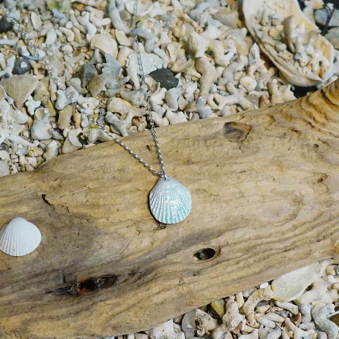 Enamelled Mini Scallop Pendant - Image 2