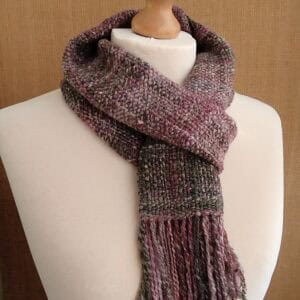 Handwoven scarf from handspun yarn - made in Shetland - Image 2