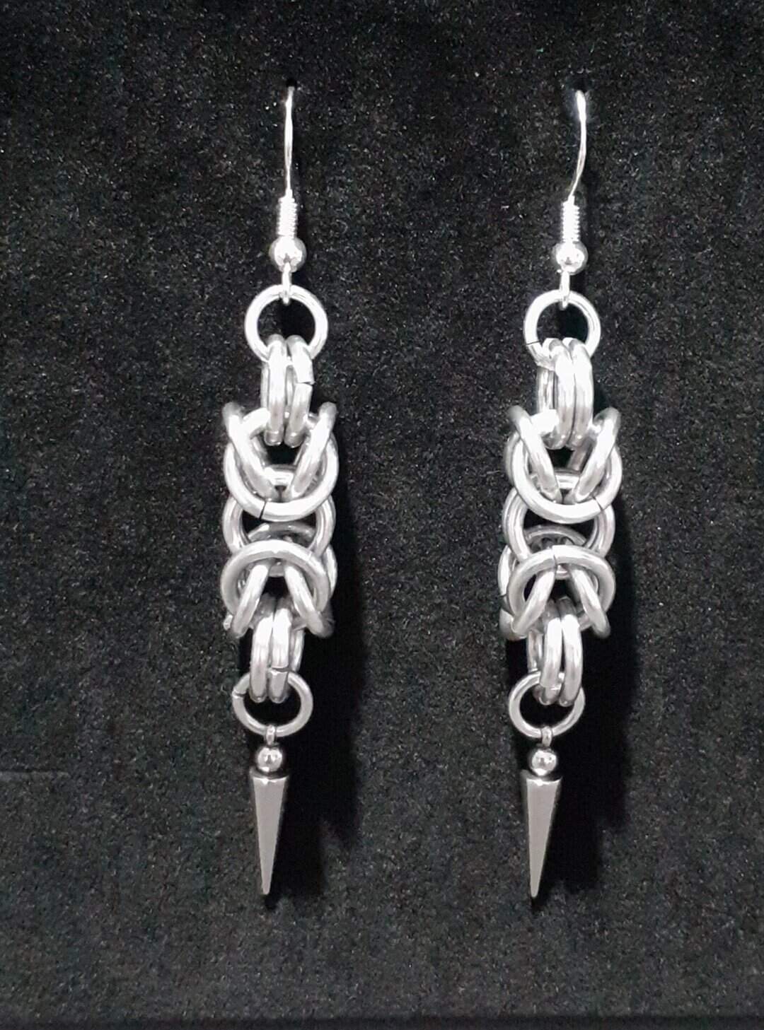 Chainmaille Playful Earrings - Image 1