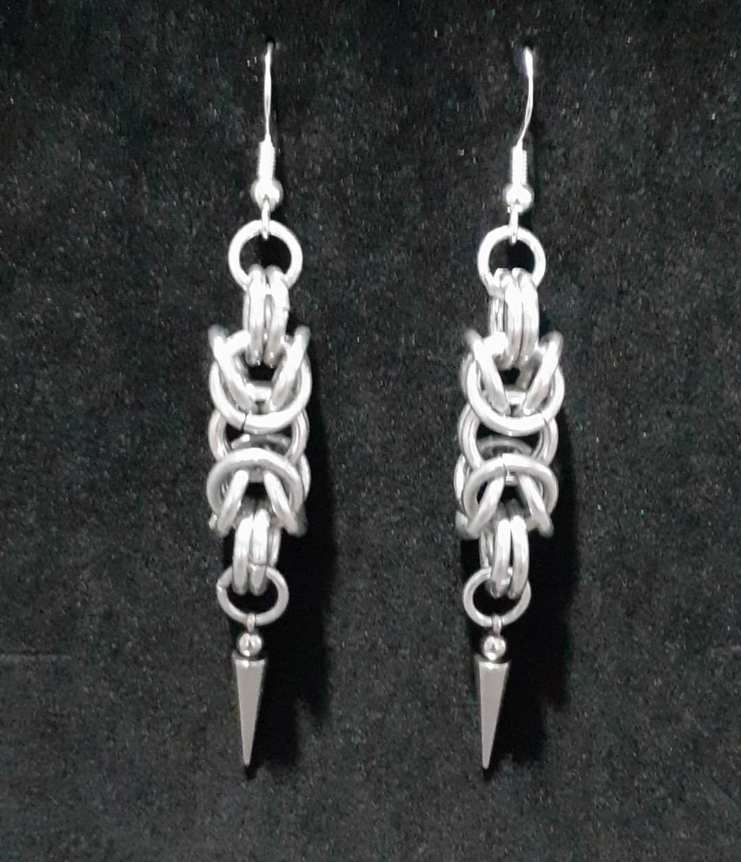 Chainmaille Playful Earrings - Image 3