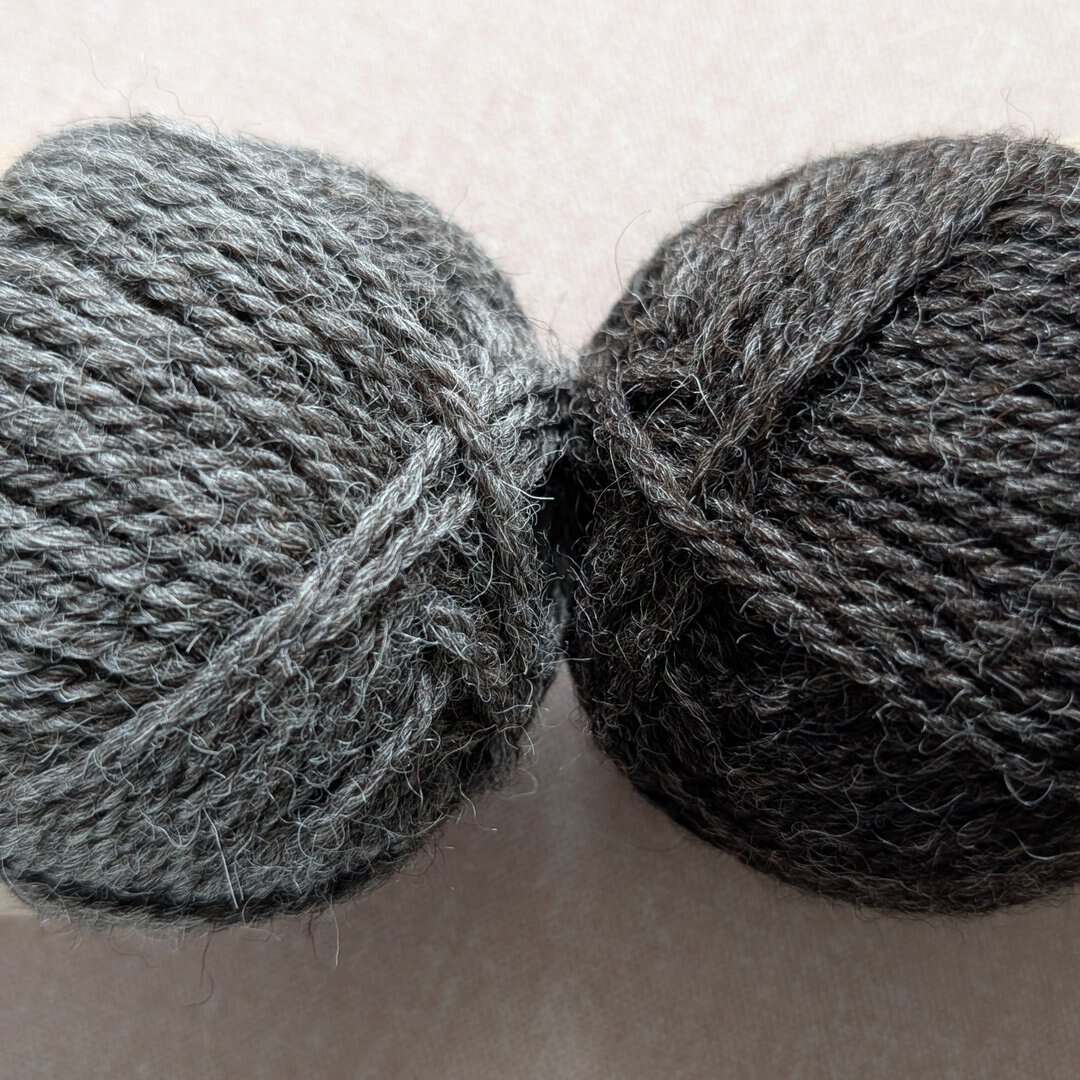 Dark Grey Aran Knitting Yarn (HebTex - Worsted Spun) - Image 4